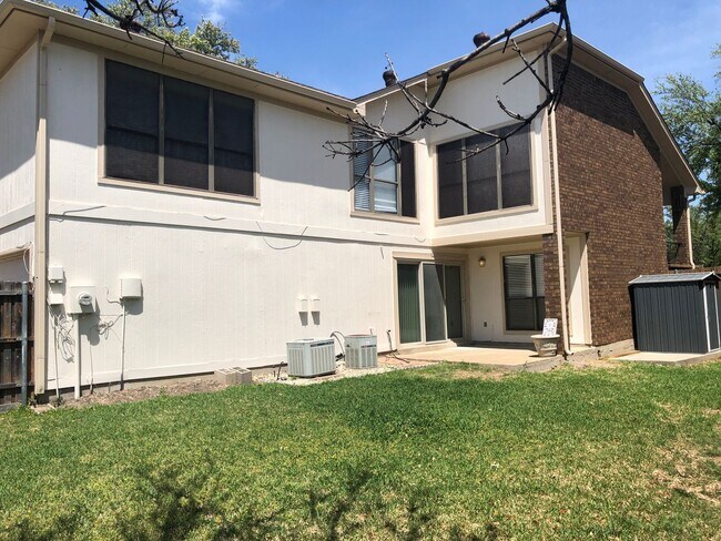 Building Photo - Amazing Location in Carrollton!!