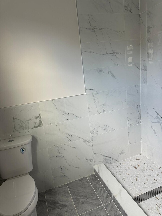 Building Photo - 143 W 26th St