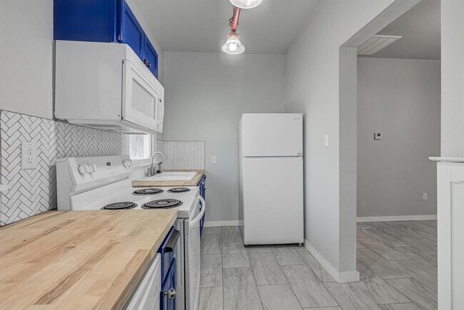 Building Photo - 1708 19th St