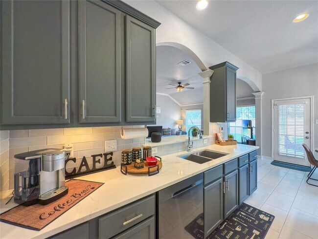 Building Photo - 2516 Spring Landing Dr