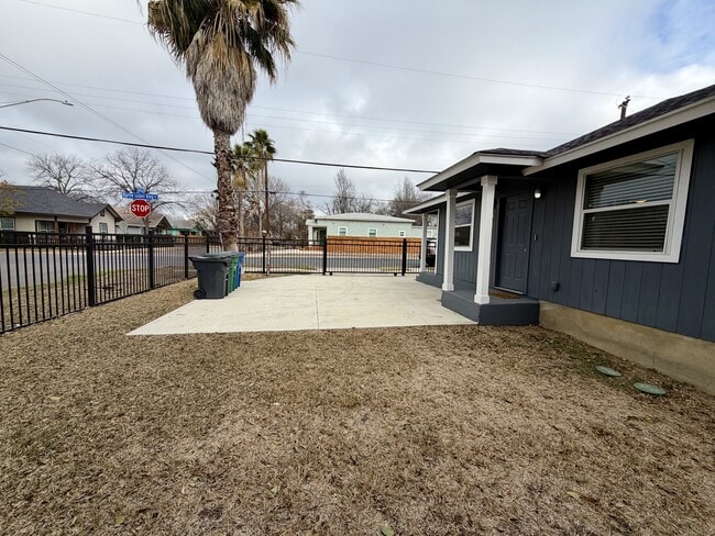 Building Photo - 514 Martin Luther King Dr