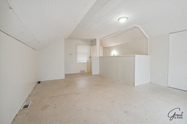 Building Photo - $1,300/month - 3 Bed 1 Bath Single Family Home in Detroit