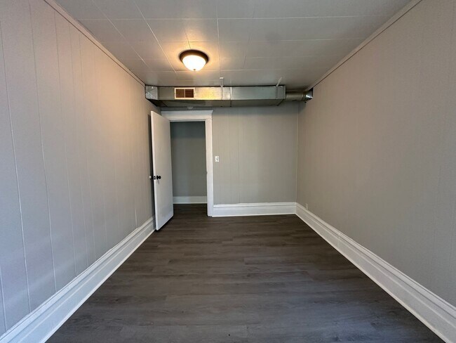 Building Photo - 43 McKinley Ave N