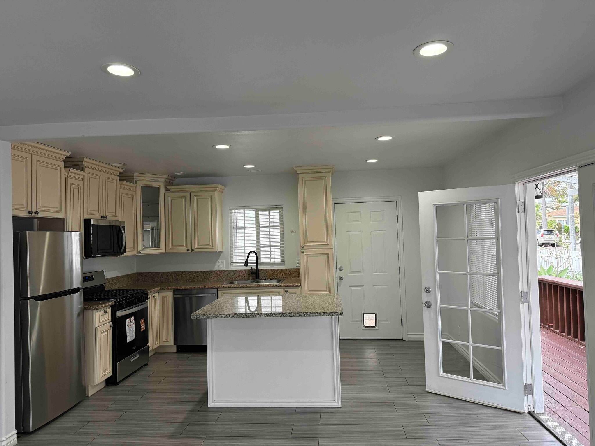 Building Photo - 2002 18th St