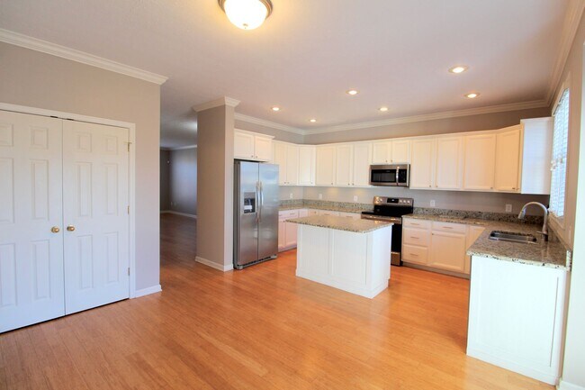 Building Photo - Upscale townhome  with attached garage for rent in the Townes at Bluestone!