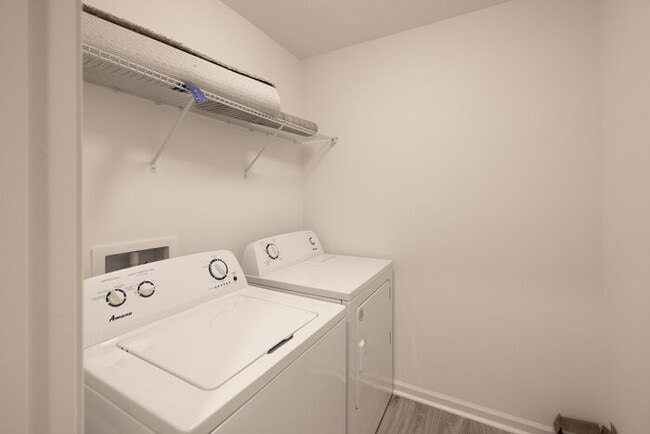 Building Photo - 3 br townhome Walking Distance to Downtown Albemarle! Ready now!