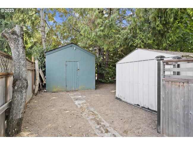 Building Photo - 3Bd/1Ba Mid Century Home In Canby~ A/C, 2 Additional Storage, and Spacious Yard!!!