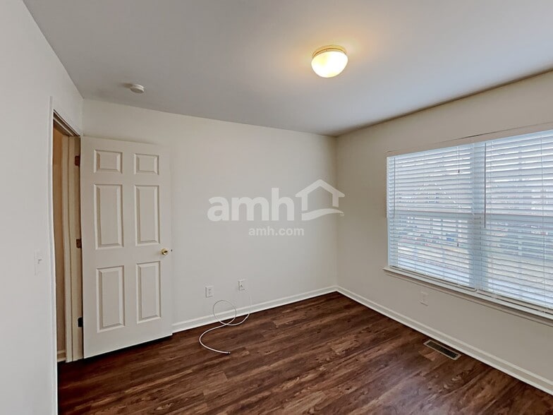 Building Photo - 1246 Cumberland Creek Pl SW