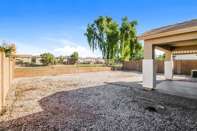 Building Photo - 22272 E Via del Rancho