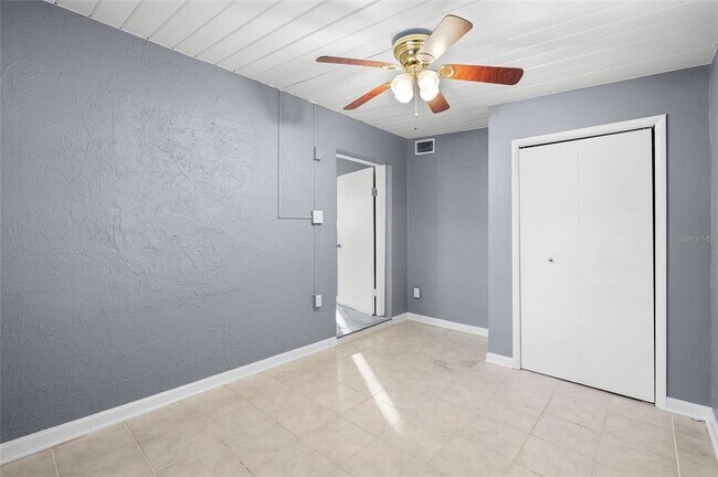 Building Photo - 3611 Anderson Ave