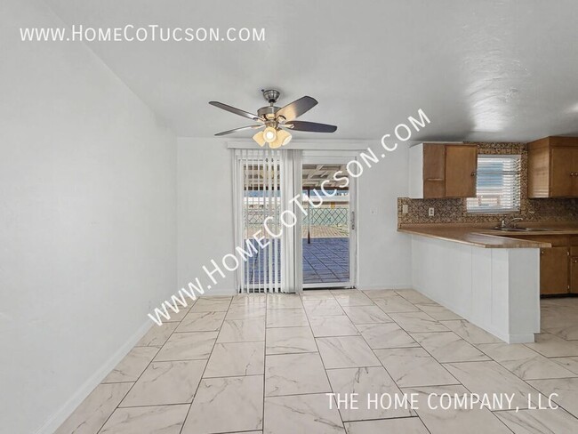 Building Photo - 6225 E Calle Aurora