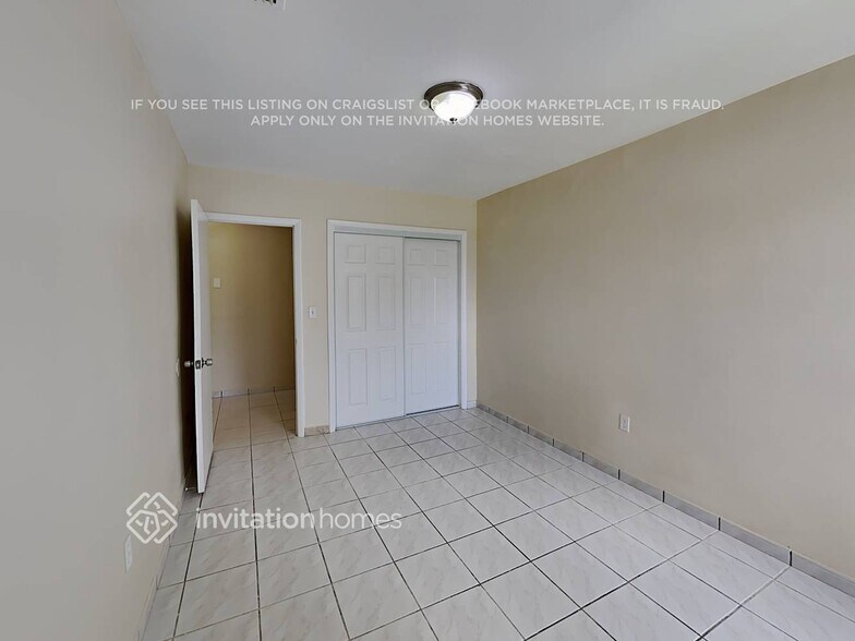 Building Photo - 9411 SW 192nd Dr