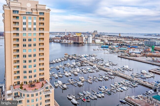 Building Photo - 100 Harborview Dr