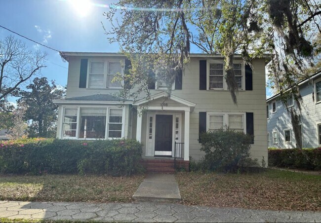 Building Photo - 1098 Cherry St