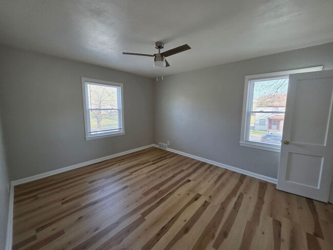 Building Photo - Cozy & Updated Duplex – Close to UMKC, Rockhurst & More
