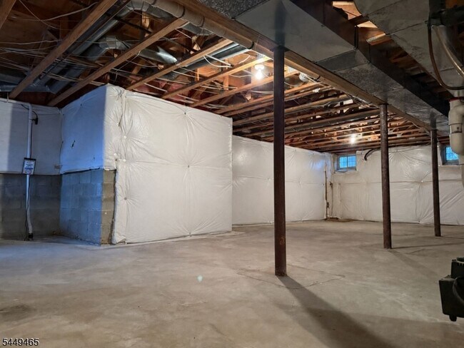 Building Photo - 2406 Taggert Dr