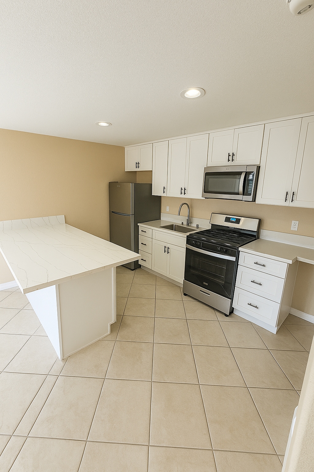 Building Photo - 1906 Stewart St