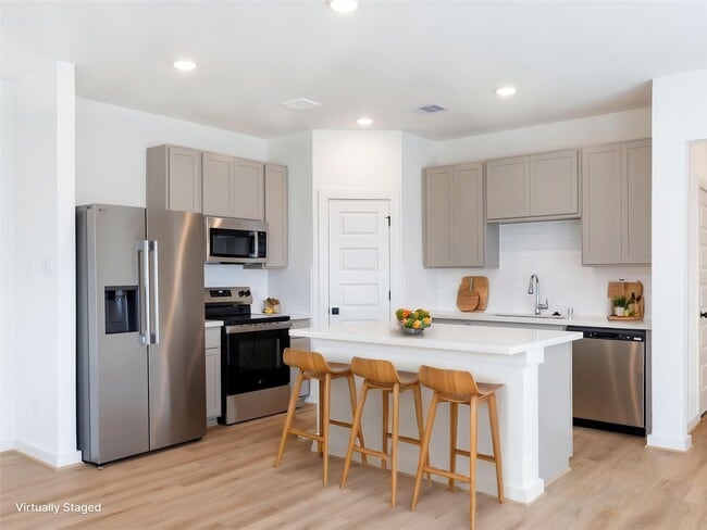 Building Photo - 1939 Longmire Villas Ct