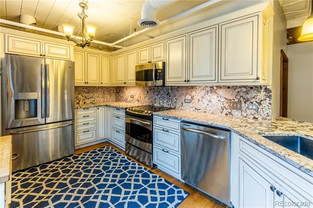 Building Photo - 1940 Blake St