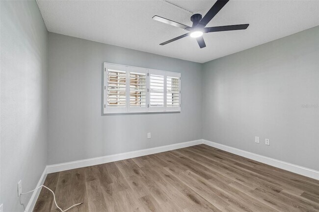 Building Photo - 7050 Sunset Dr S