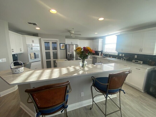 Building Photo - 15160 Harbour Isle Dr