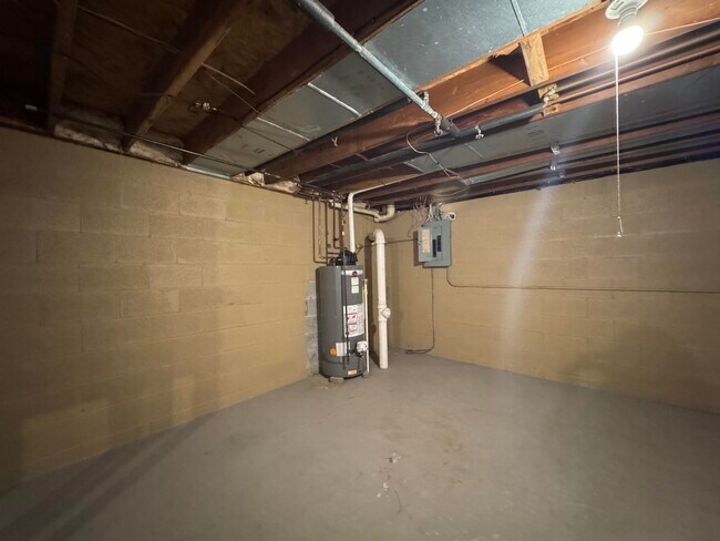 Building Photo - 6457 N 106th St
