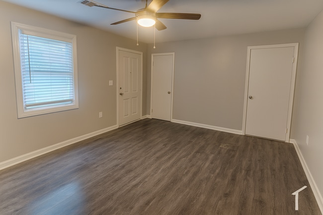 Building Photo - 3959 Spencer Cir