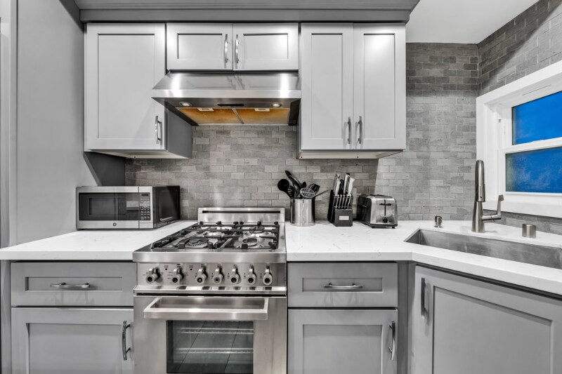 Building Photo - 3014a Pine St