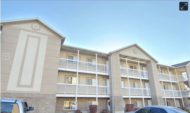 Building Photo - 1227 W 160 N