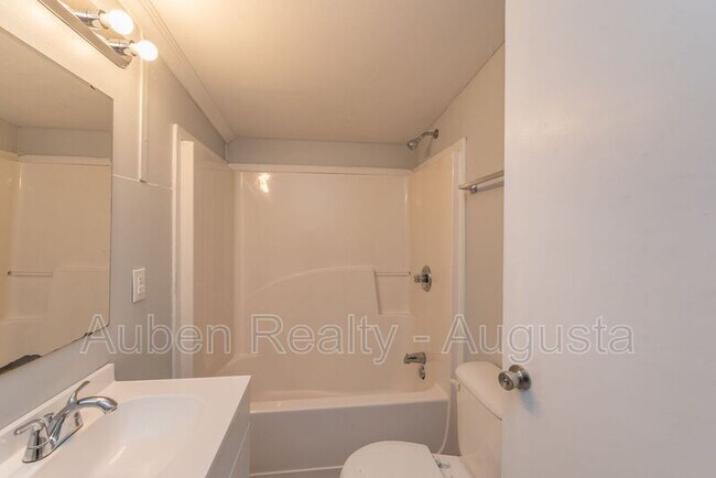 Building Photo - 3527 Bullock Ave