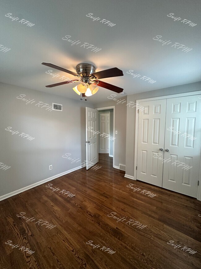 Building Photo - 9805 Carter Dr