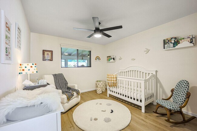 Building Photo - 8133 N 16th Dr