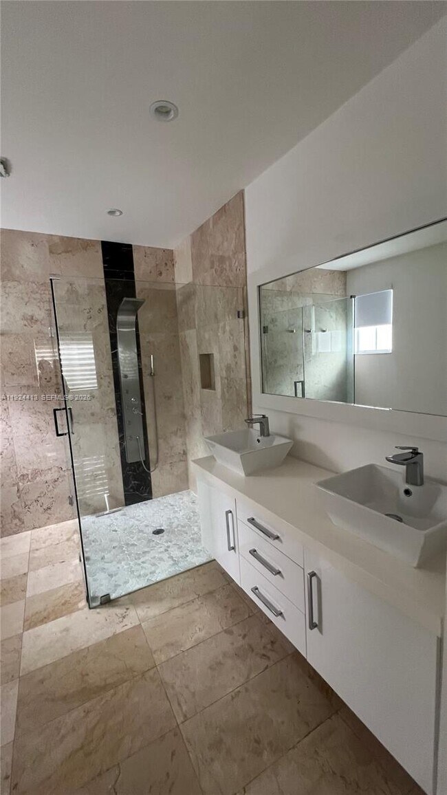 Building Photo - 15446 SW 23rd Ln