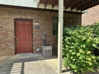 Building Photo - 1 Bedroom / 1  Bath Townhome Kingsport TN