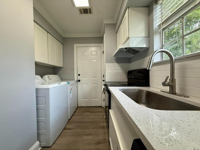 Building Photo - 306 N 40th Ave