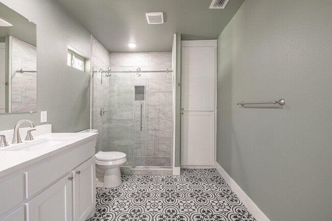 Building Photo - 2810 24th St