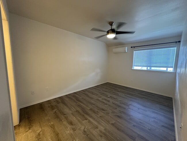 Building Photo - 1122 Kukulu St