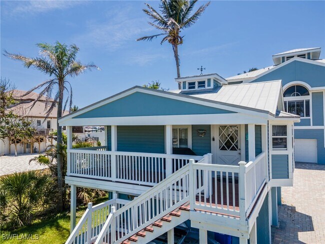 Building Photo - 950 San Carlos Dr