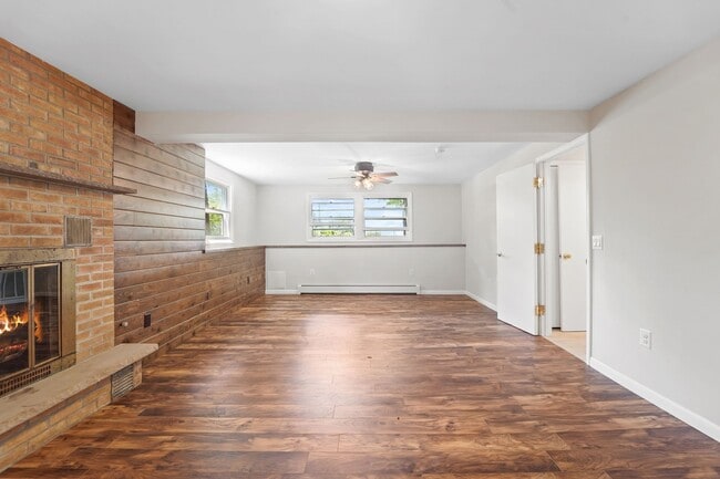 Building Photo - 40 Grand St