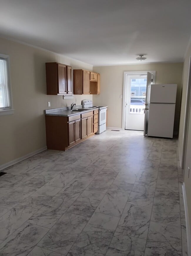 Building Photo - Cute duplex in Beaufort