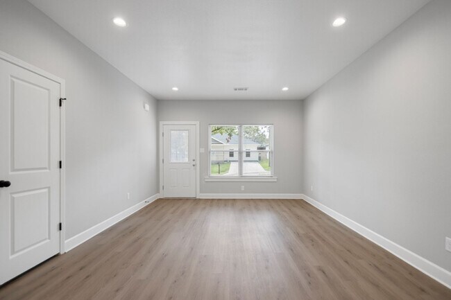 Building Photo - 2311 Nichols Rd