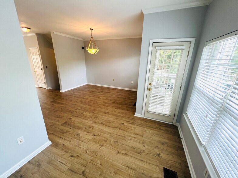 Living Room - 1732 Pryor Rd SW