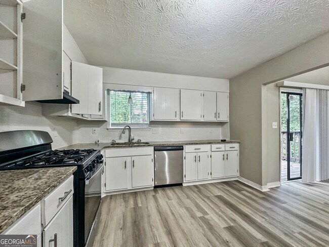 Building Photo - 323 Park Ridge Ct