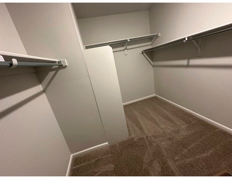 Building Photo - 6500 N Biscay St