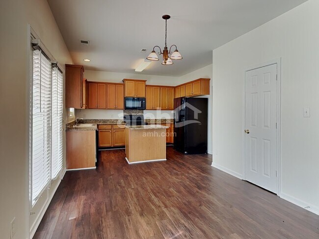 Building Photo - 4544 Fairport Ct