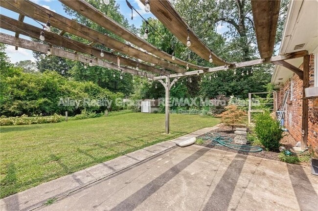 Building Photo - 3032 Henderson Mill Rd