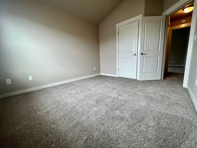 Building Photo - Spacious 4-Bedroom Home—Quick Drive to Dow...