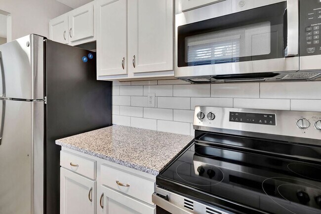 Interior Photo - 43Hundred at Batavia