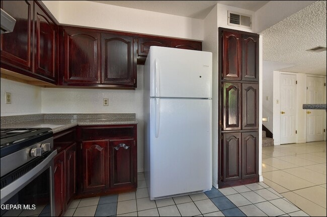 Building Photo - 695 Bluff Canyon Cir