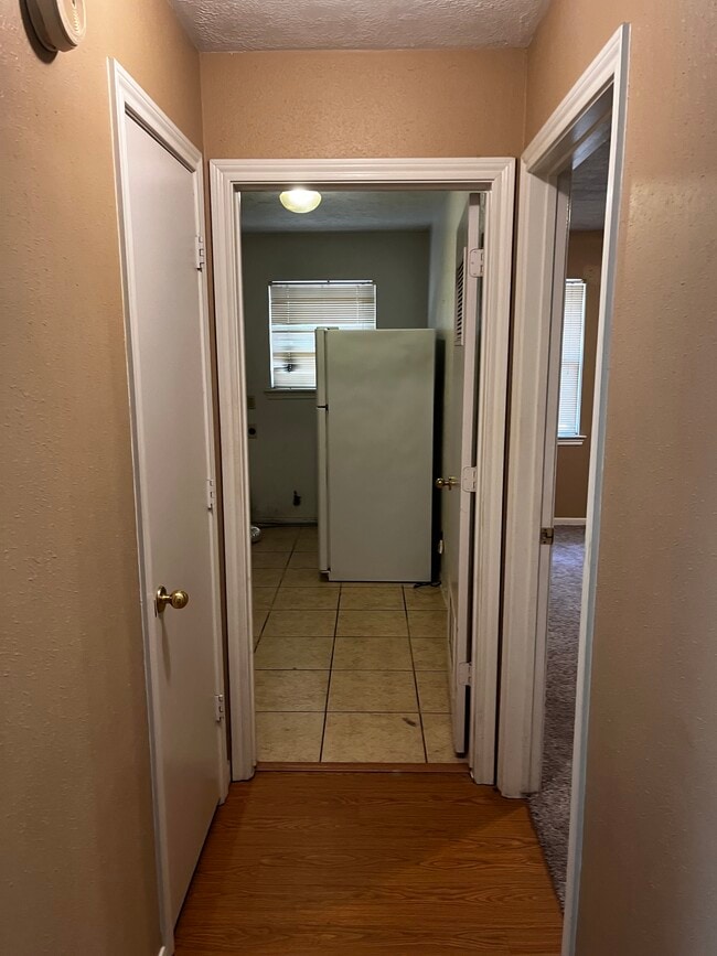 Building Photo - 4009 Hunter Creek Dr
